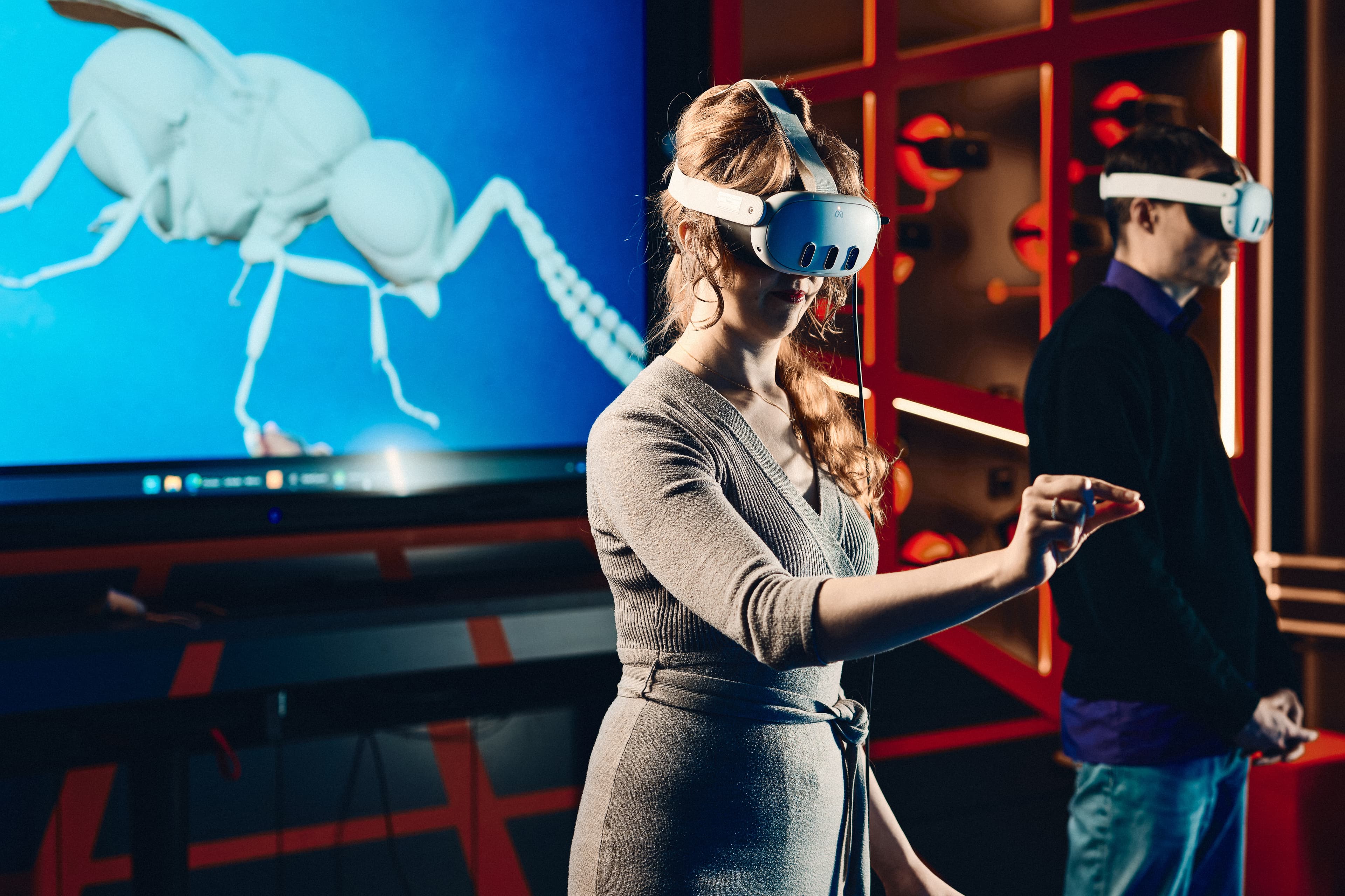 Two people with VR glasses in the Mixed Reality Lab