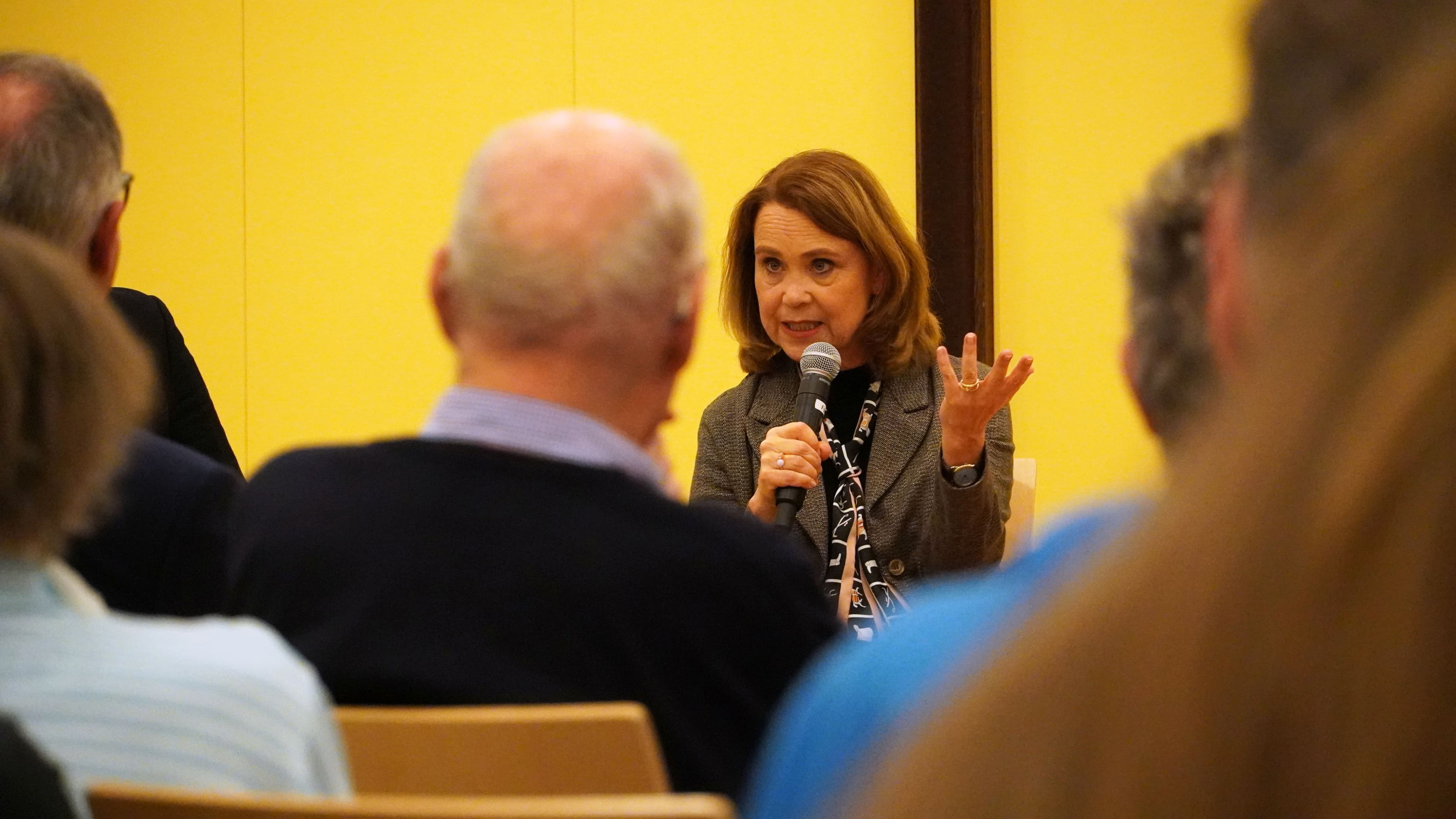 Petra Olschowski auf der Bühne des Cannstatter Forum