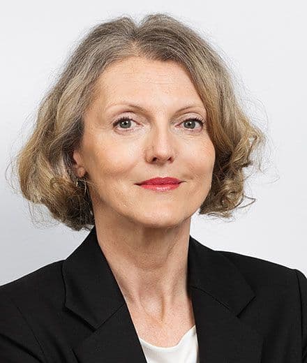 Porträt von Simone Falk von Löwis of Menar