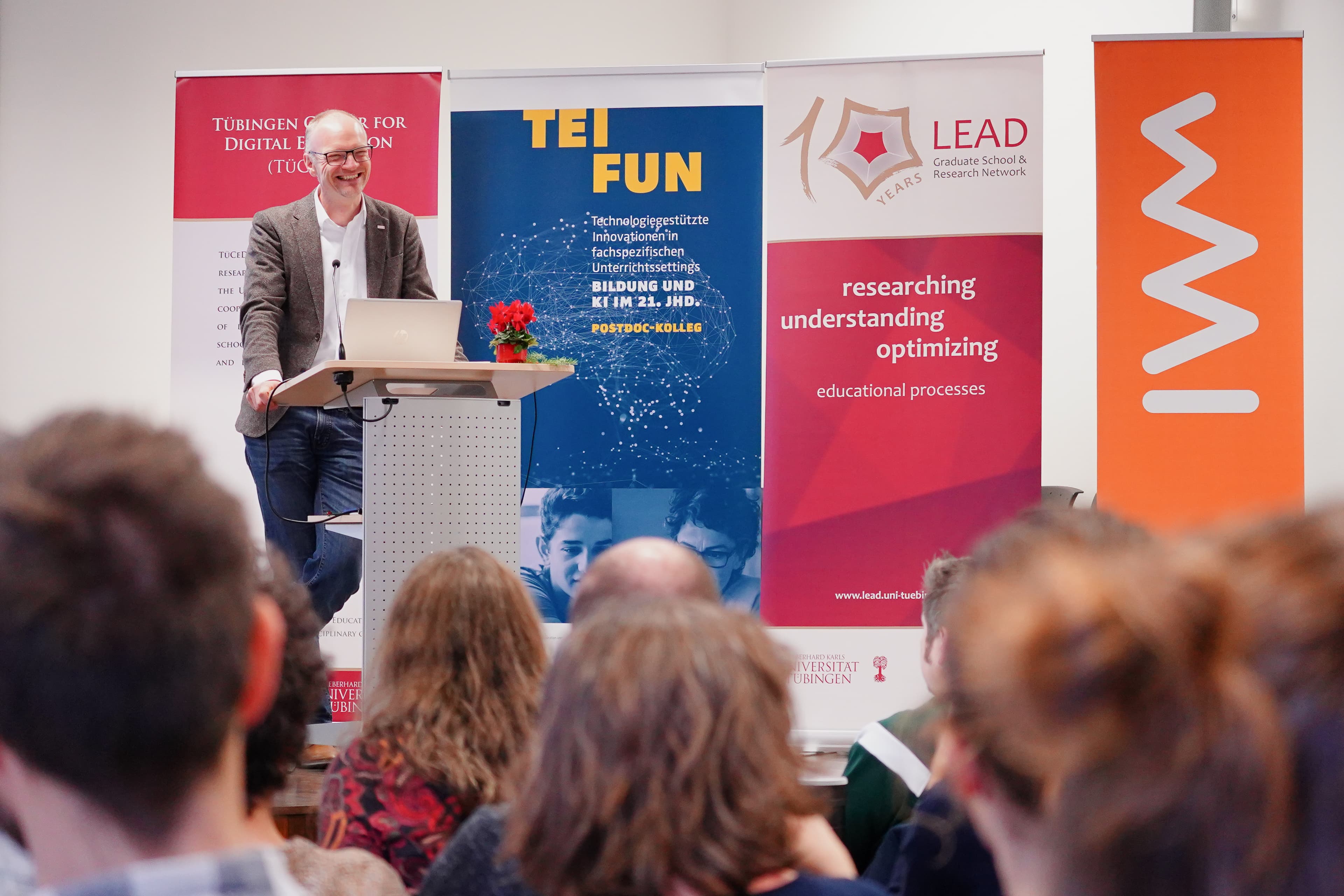 Prof. Dr. Samuel Wagner during his welcome speech at Digital Education Day 2025 at the IWM in Tübingen